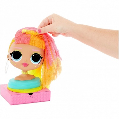 4_Styling_Head_Neon